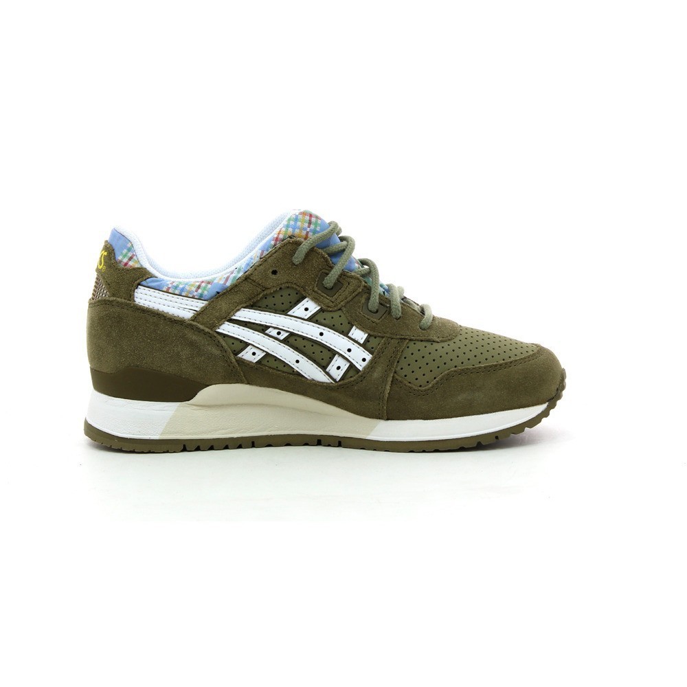 asics kaki